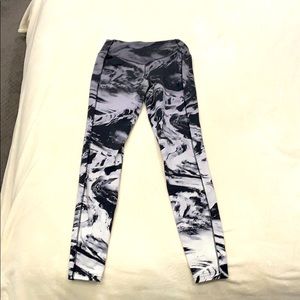 Nike Dri-Fit leggings, size S - wave illusion